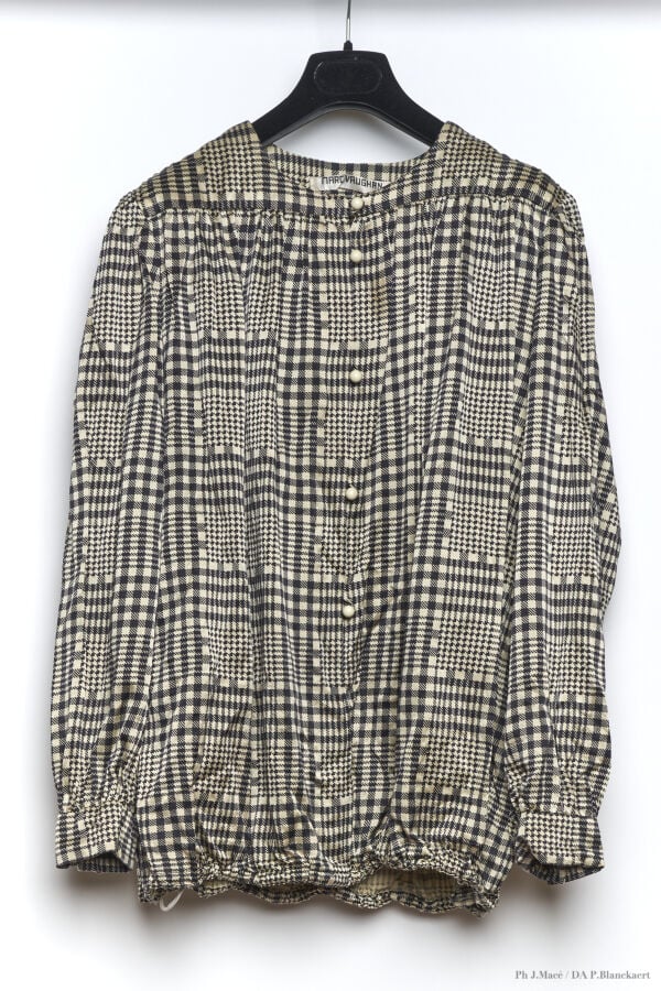MARC VAUGHAN - 1980'S - CINQ BLOUSES - SOIE - DIVERSES - CERTAINES IMPRIMÉES, F…