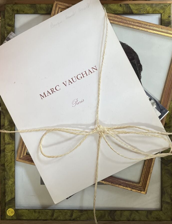 MARC VAUGHAN, ARCHIVES - ENSEMBLE DE PHOTOGRAPHIES, REPRODUCTIONS, COUPURES DE…