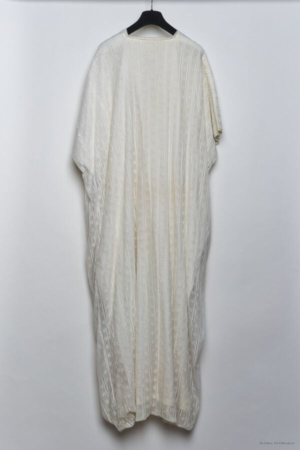 MARC VAUGHAN (ATTRIBUÉE À) - 1970'S - DJELLABA - DENTELLE, COTON, PASSEMENTERIE…