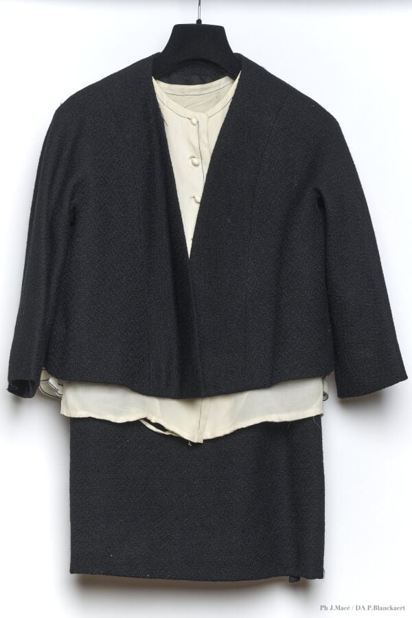 MARC VAUGHAN - CIRCA 1960 - TAILLEUR, BLOUSE - TWEED, LAINE, MOUSSELINE DE SOIE…