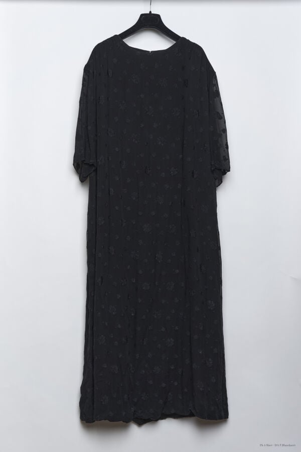 MARC VAUGHAN - LATE 1970'S - ROBE D'HÔTESSE - MOUSSELINE CRÉPON, REBRODÉE, SOIE…