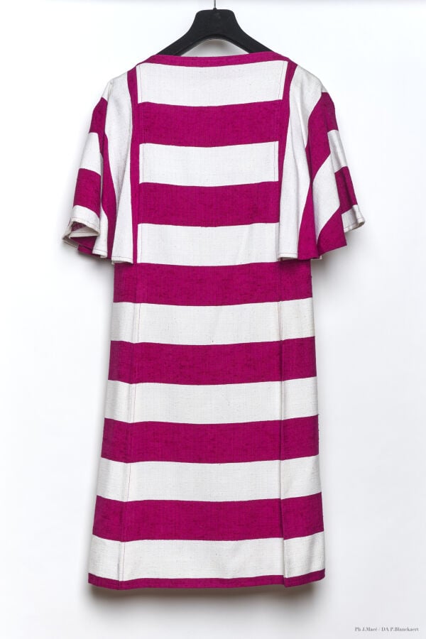 MARC VAUGHAN - LATE 1970'S - ROBE - VISCOSE - BLANC, FRAMBOISE - MANCHES PAPILL…
