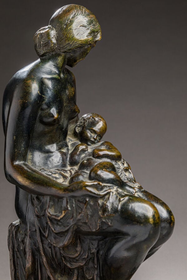 Mario Joseph KORBEL (1882-1954) - Maternité, 1921 - Bronze à patine vert foncé,…