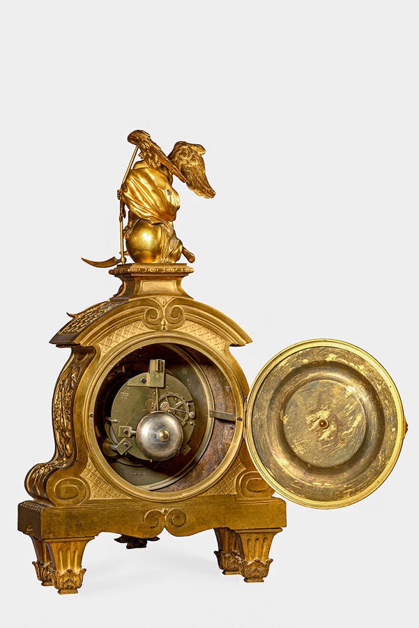Pendule, le cadran signé de Deniere à Paris, en bronze ciselé et doré à décor à…