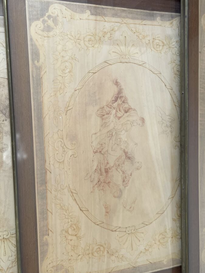 Suite de quatre TABLES GIGOGNES en placage de marqueterie ; les plateaux à déco…
