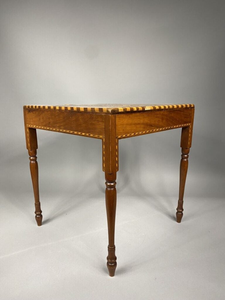 Syrie / Iran - Suite de deux petites tables en bois marqueté - 47 x 43 x 43 cm…