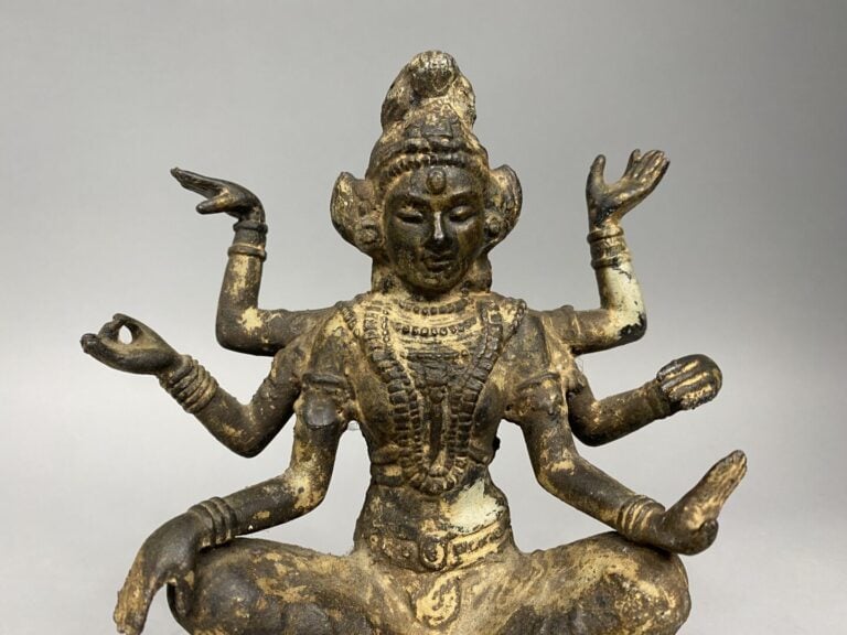 Thaïlande, Ratanakosin ? - Sujet en bronze représentant un bouddha à six bras a…