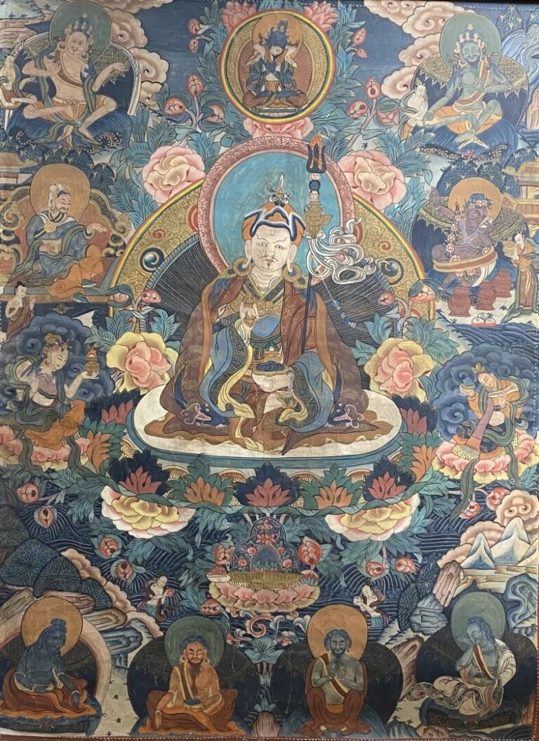 Tibet - Thangka, détrempe sur toile, représentant Guru Padmasambhava / Rinpoché…