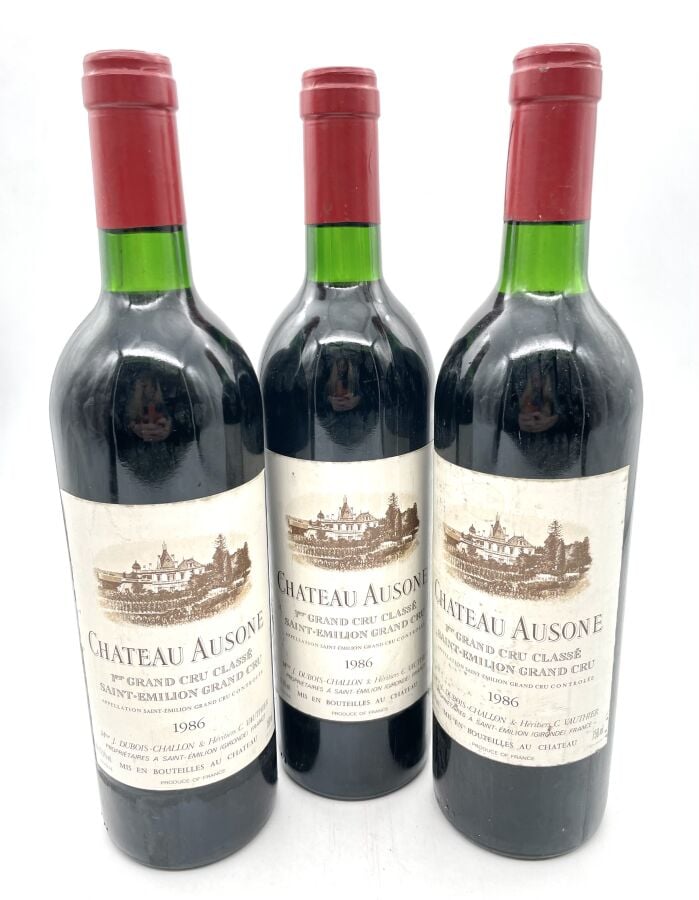 Trois bouteilles de Château AUSONE - 1er Gcc A Saint Emilion. 1986. Étiquettes…
