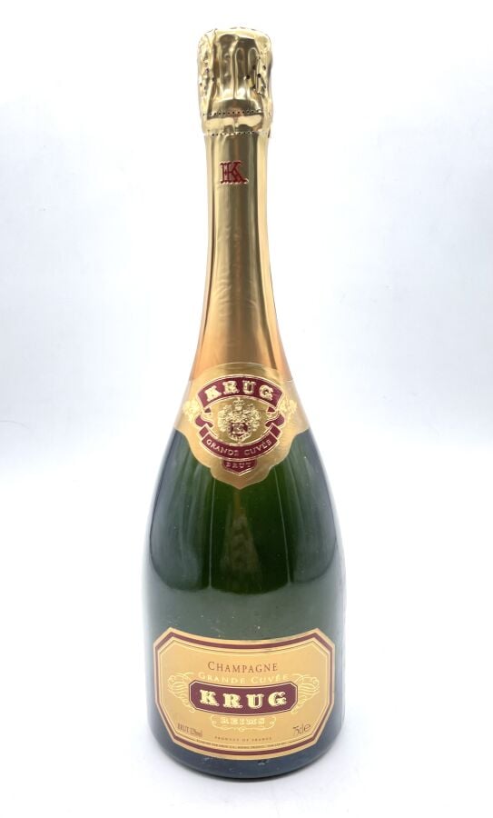 Une bouteille de CHAMPAGNE KRUG "Grande Cuvée"
