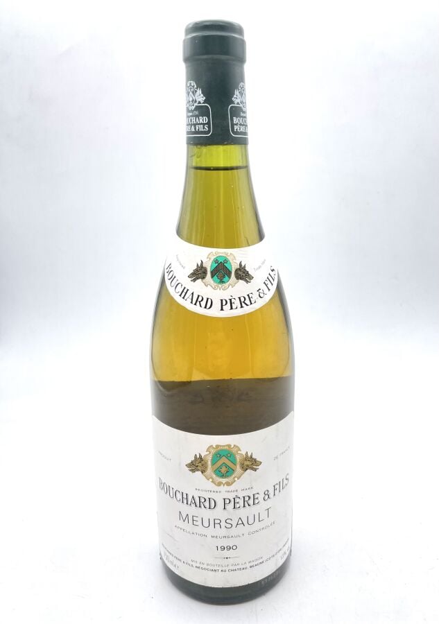 Une bouteille de MEURSAULT - BOUCHARD Père & Fils. 1990.