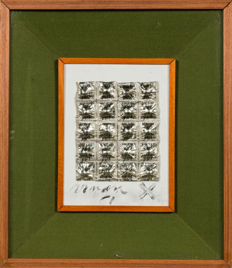 ARMAN (1928-2005) ARMAND FERNANDEZ DIT - Aspirine PH8, 1971 - Composition facét…