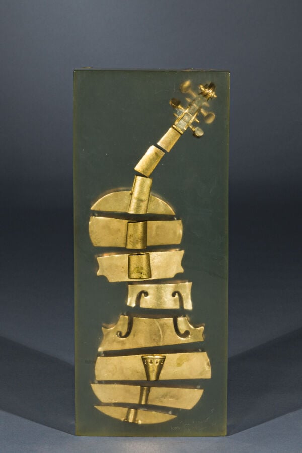 ARMAN (1928-2005) ARMAND FERNANDEZ DIT - Do Ré Mi , 1968 - Violon découpé, incl…