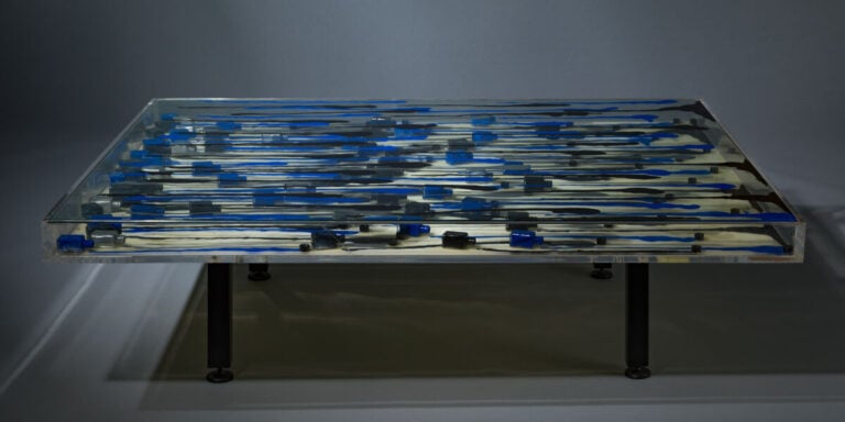 ARMAN (1928-2005) ARMAND FERNANDEZ DIT - Table Wall, 2003 ( Denyse Durand-Ruel…