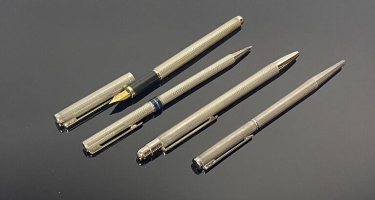 AURORA, etc - Lot de 3 stylos à bille rétractable différents modèle en argent (…
