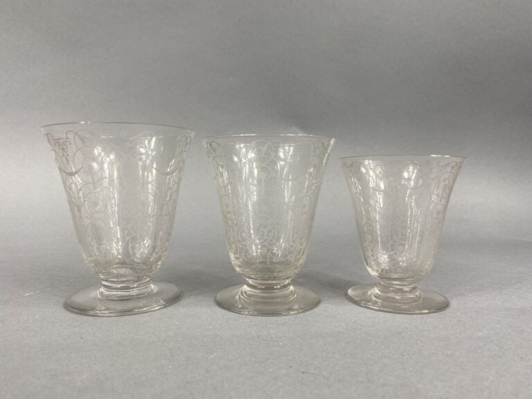 BACCARAT - Verres en cristal modèle Michel-Ange - Huit verres à vin et huit ver…