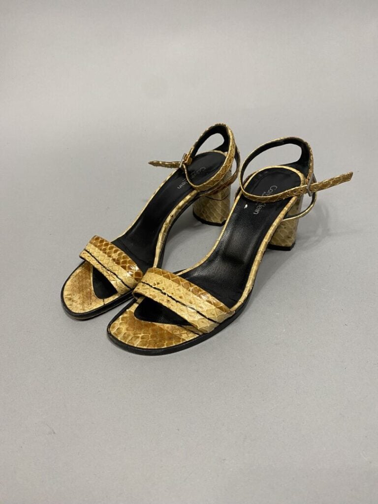 Calvin KLEIN - Paire de sandales à talons en cuir effet reptile dans les tons j…