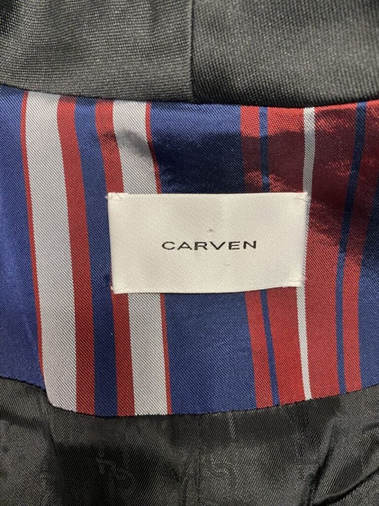 CARVEN - Veste blazer en soie à rayures bleues, rouges, grises, col noir - Tail…