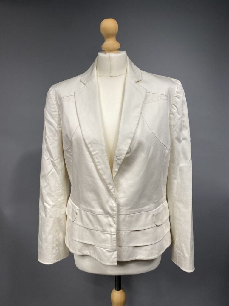 Chirstian DIOR Boutique - Veste de tailleur épaulée dans les tons blanc - Taill…
