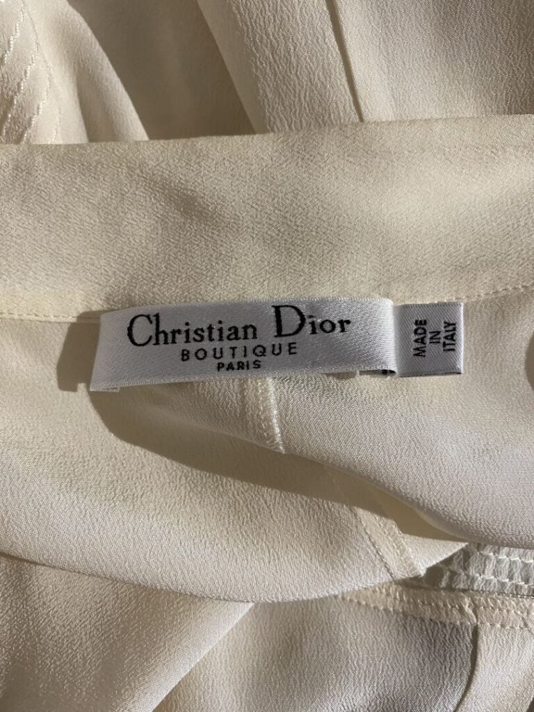 Christian DIOR Boutique - Chemisier en soie à manches courtes et encolure ronde…