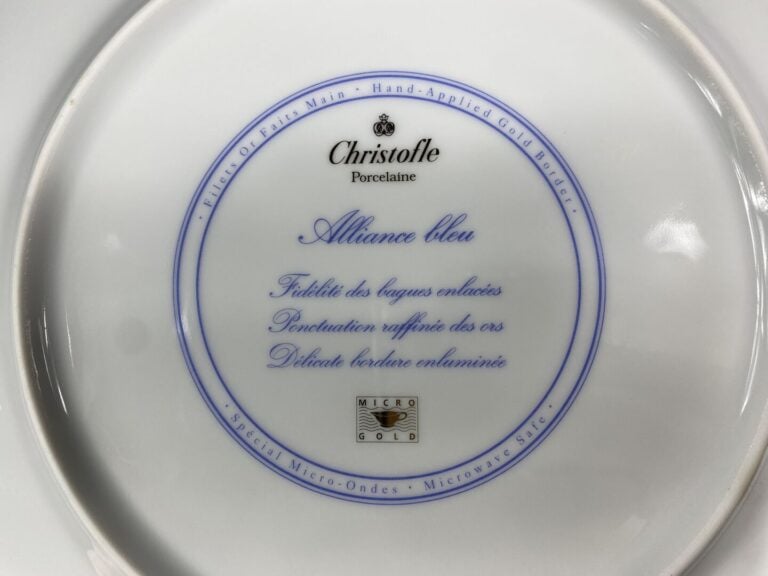 CHRISTOFLE - Service de table en porcelaine modèle "Alliance bleu" 45 pièces co…