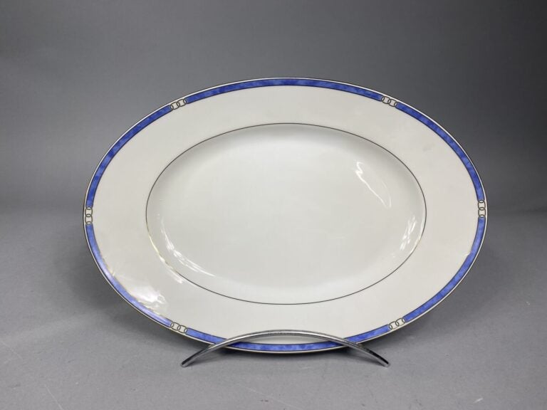 CHRISTOFLE - Service de table en porcelaine modèle "Alliance bleu" 45 pièces co…