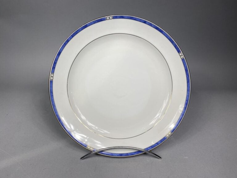 CHRISTOFLE - Service de table en porcelaine modèle "Alliance bleu" 45 pièces co…