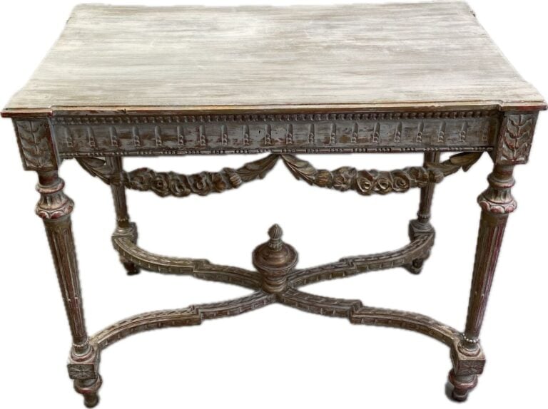 Console en bois cérusé peint mouluré et sculpté de forme rectangulaire quadripo…
