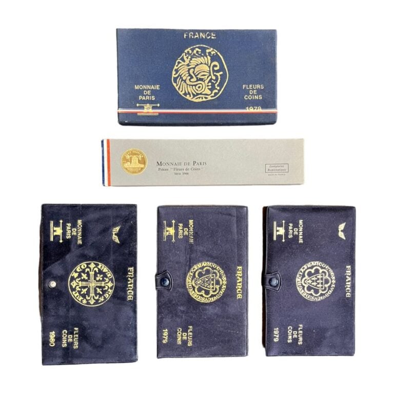 France - Cinquième République - Lot de cinq Coffrets Fleur de Coin années 1966,…