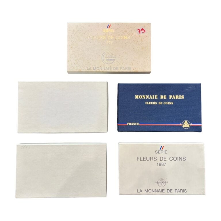 France - Cinquième République - Lot de cinq Coffrets Fleur de Coin années 1984,…