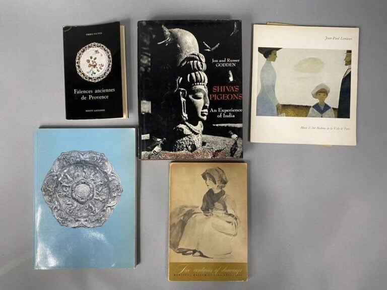 Importante mannette de livres divers comprenant : - - Vincent Van Gogh sa vie s…