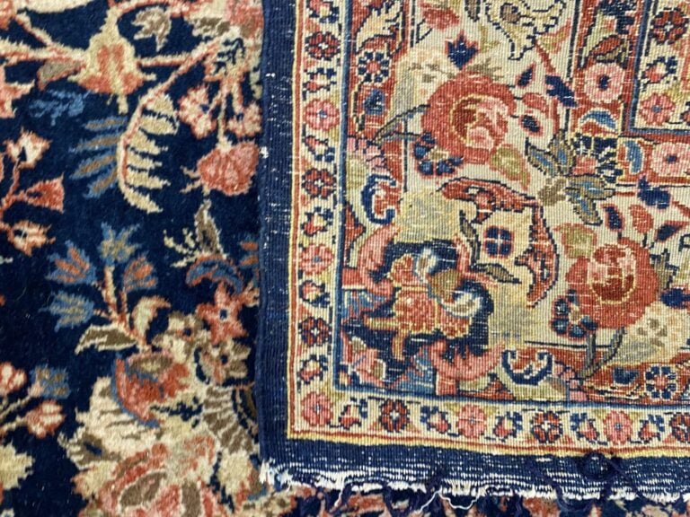 Iran - Tapis à décor de paradis terrestre, d'animaux en polychromie encadrant u…