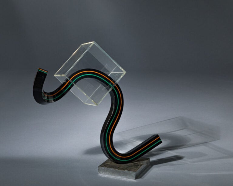 Jean - Claude FARHI (1940-2012) - S, 1968 - Sculpture en polyméthacrylate noir,…