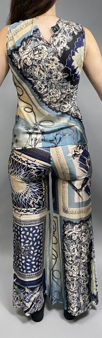 Jean Paul GAULTIER - Ensemble comprenant un pantalon fluide et un top sans manc…