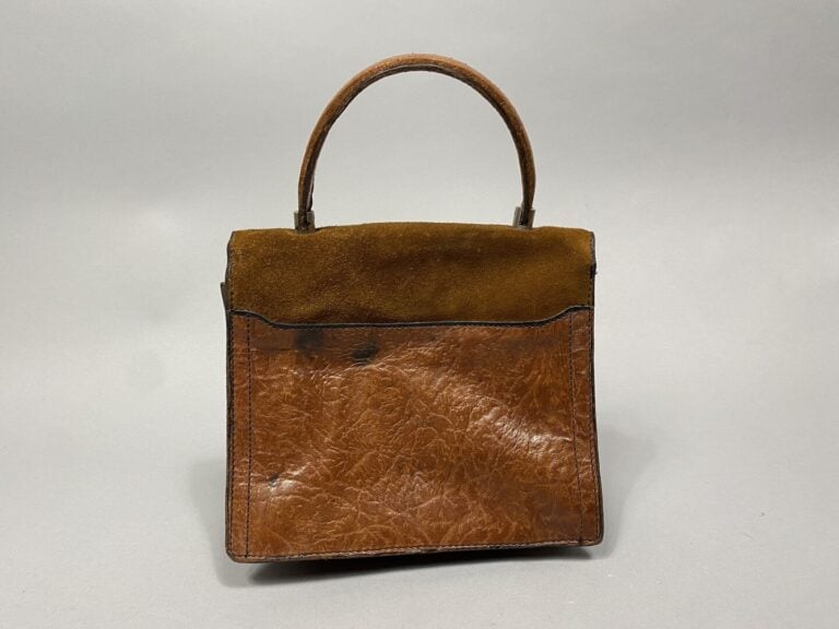 LA BOUTIQUE DE SHEILA - Paris - Sac modèle "Carthage" en cuir de vachette marro…