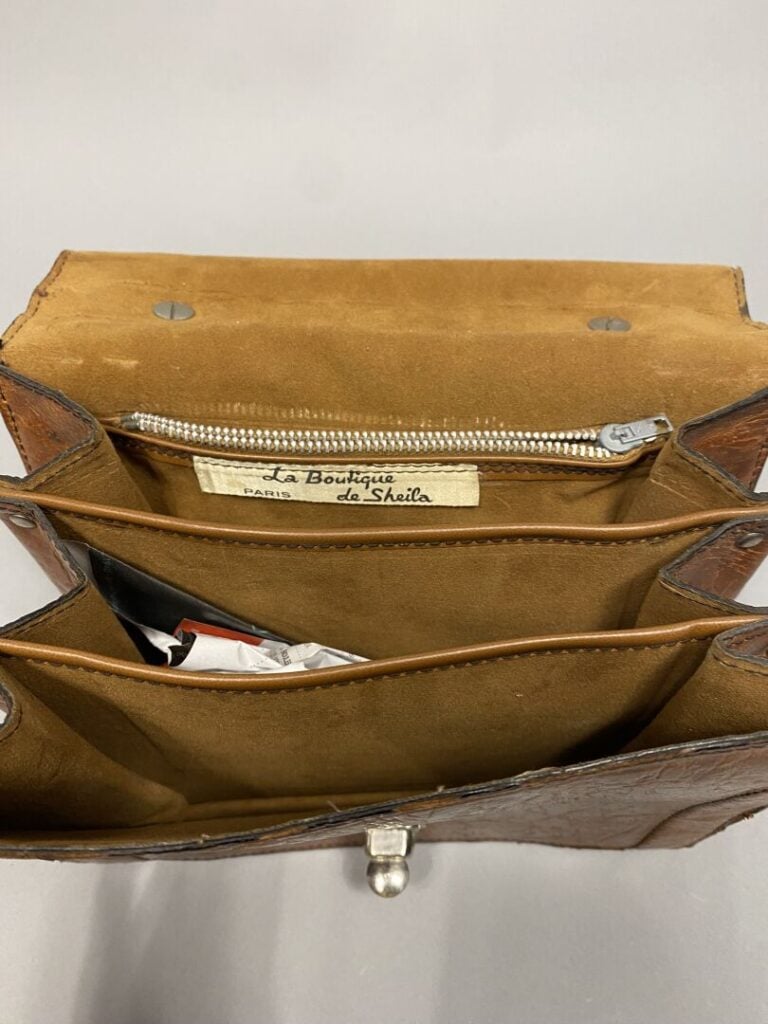 LA BOUTIQUE DE SHEILA - Paris - Sac modèle "Carthage" en cuir de vachette marro…