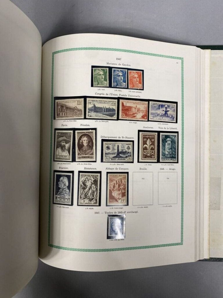 Lot de timbres divers, albums et vrac - (en l'état)