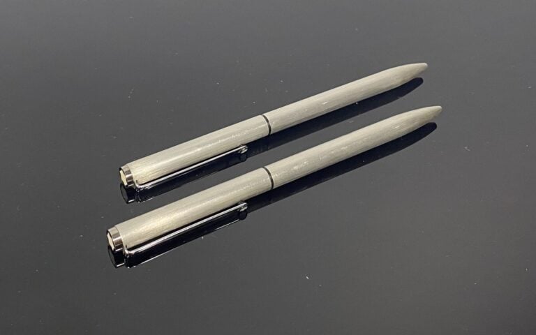 MONTBLANC - Ensemble de 2 stylos à bille rétractable en métal brossé amati - L…