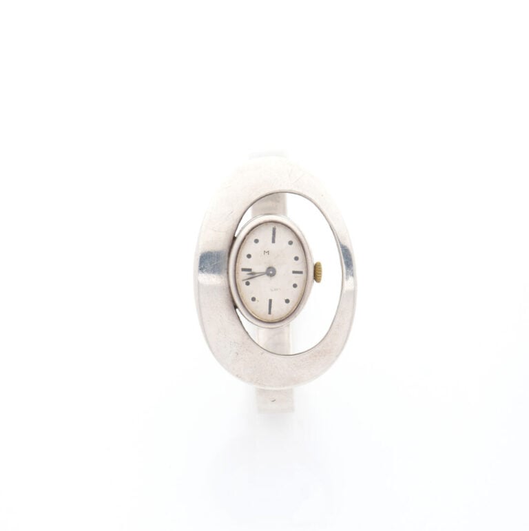 Montre bracelet de dame en argent (800) - Boîtier ovale, cadran à fond satiné,…