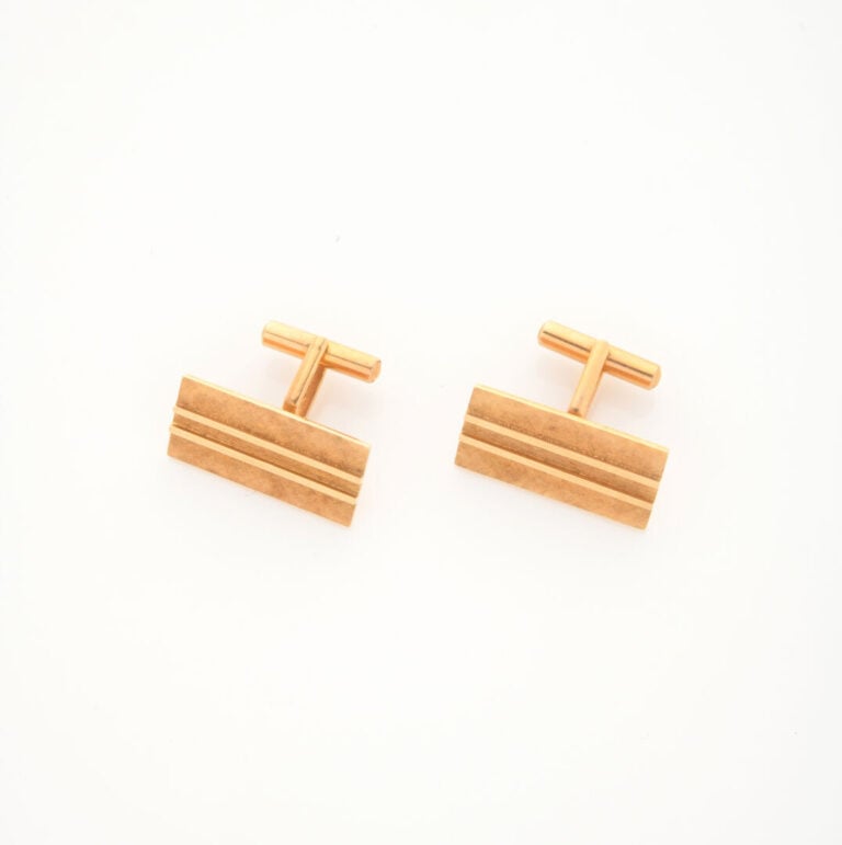 Paire de boutons de manchette en or jaune (750) à décor guilloché et amati - Po…