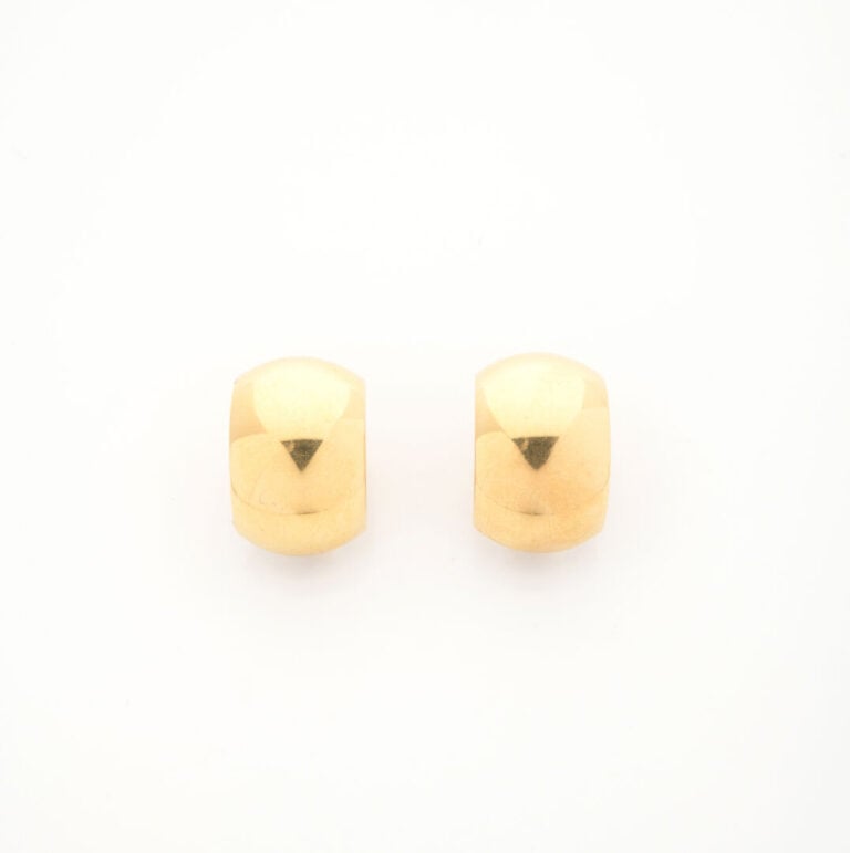 Paire de clips d'oreilles en or jaune (750) uni de forme bombée - Système pour…