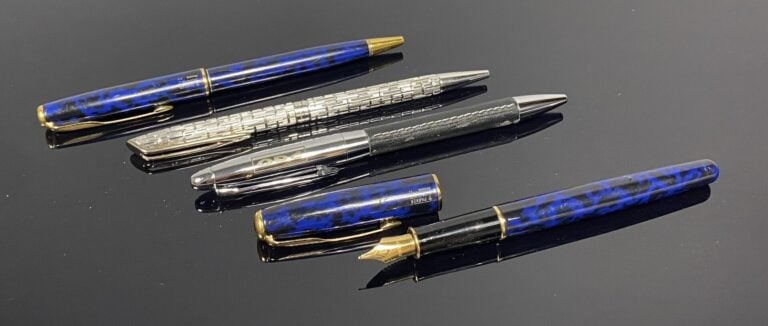 PARKER, Sonnet - Parure comprenant un stylo plume et un stylo à bille rétractab…