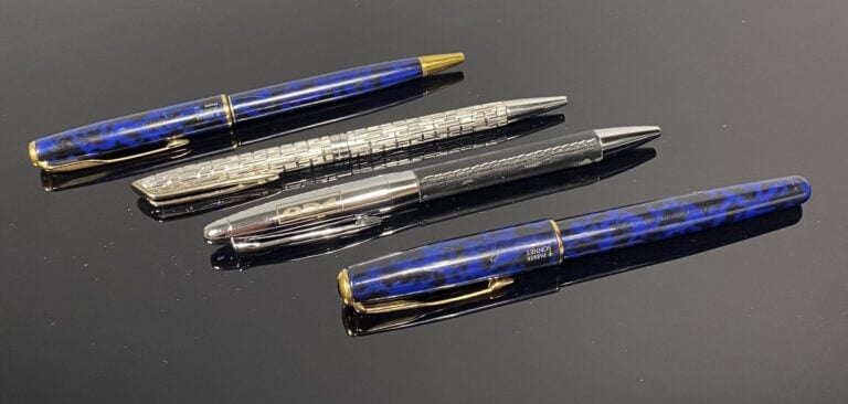 PARKER, Sonnet - Parure comprenant un stylo plume et un stylo à bille rétractab…