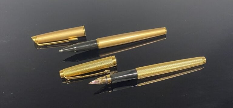 PARKER - Stylo plume en métal doré à décor guilloché, plume or (750) - L : 13 c…