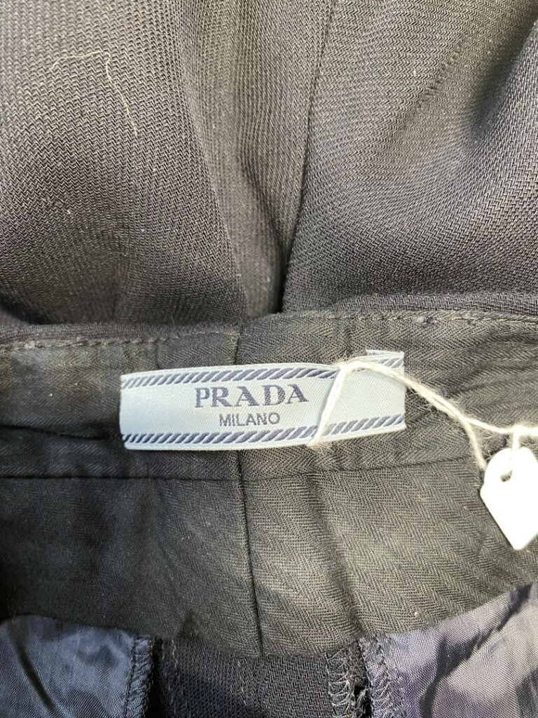 PRADA Milano - Pantalon de tailleur en laine dans les tons noir - Taille 38