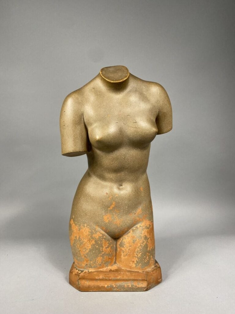 R. POLLIN - Nue féminin - Sculpture en terre cuite - Signée - H : 49 cm - (usur…