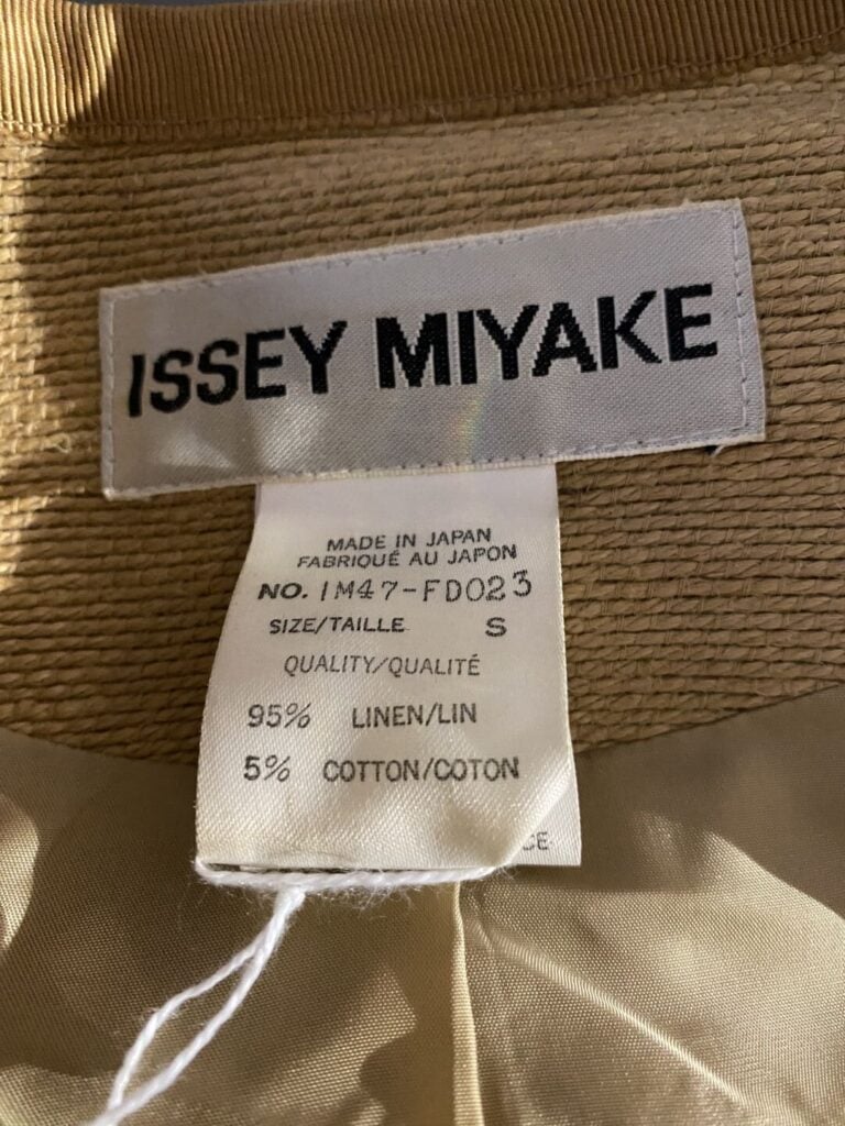 Ralph LAUREN - Veste en lin dans les tons beige, épaulement en daim, une poche…