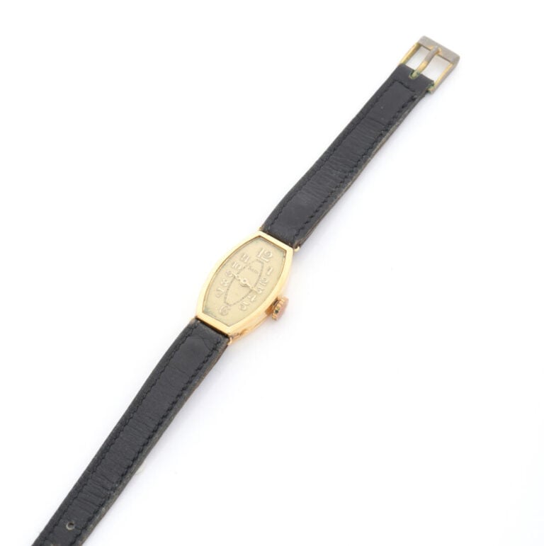 SAM - Montre bracelet de dame, boîtier ovale en or jaune (750) - Cadran à fond…