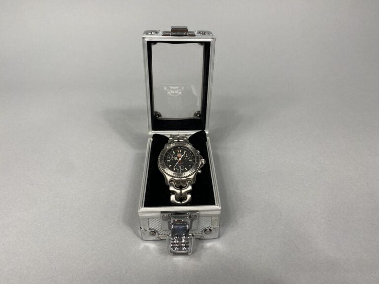 TAG HEUER - Montre bracelet chronographe tachymetre, modèle "Professional", en…