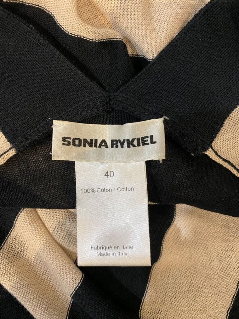 Thierry MUGLER - Jupe longue dans les tons noir, simple boutonnage, deux poches…